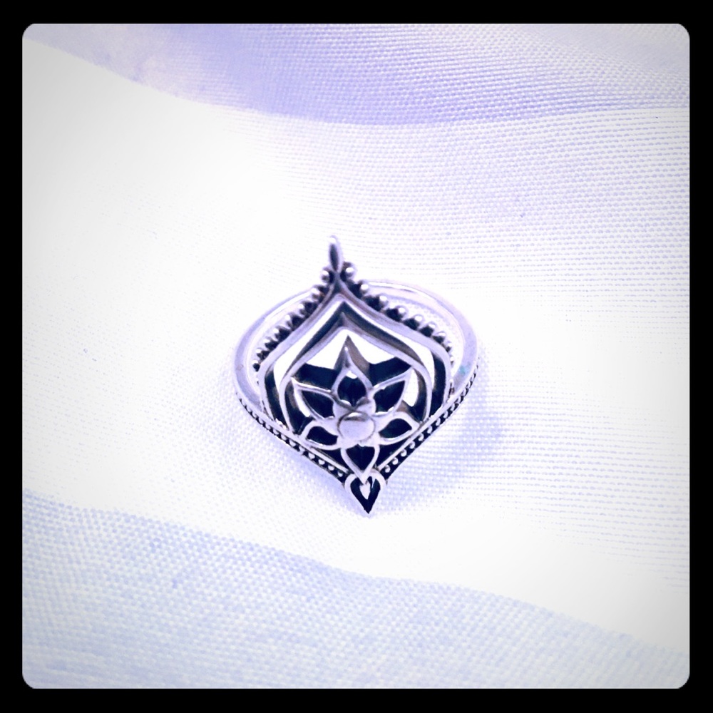Namaste ring!